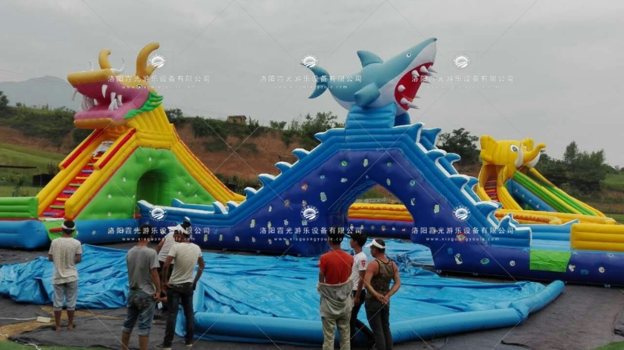 那坡龙鲨嬉水水上乐园